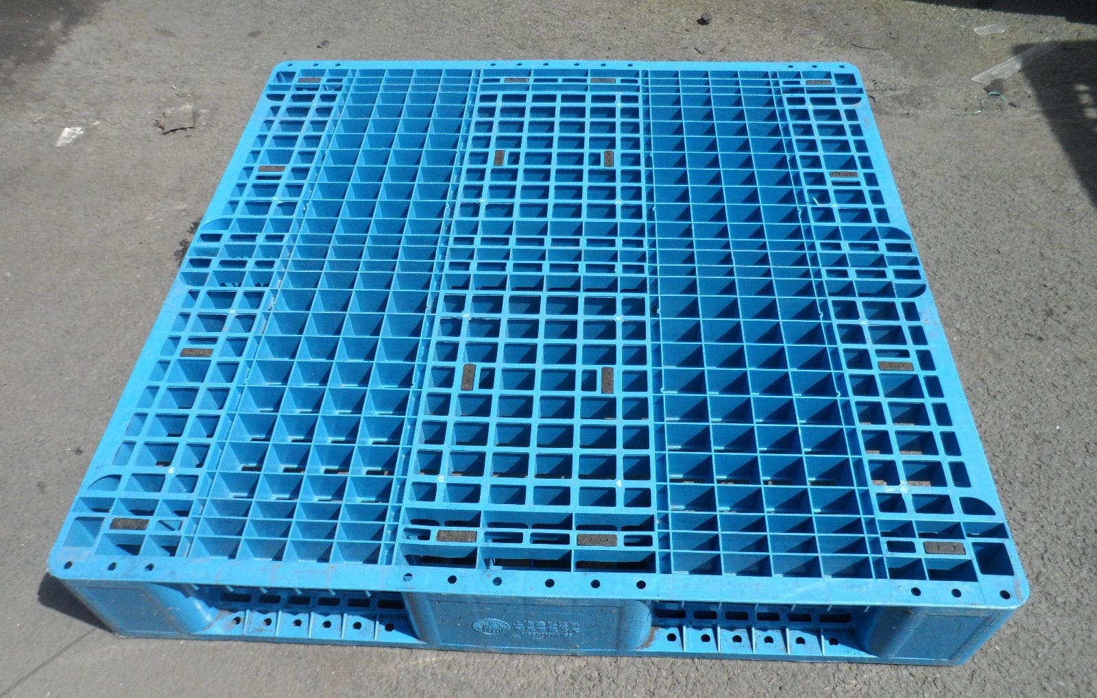 1100×1100-Blue-3-runner